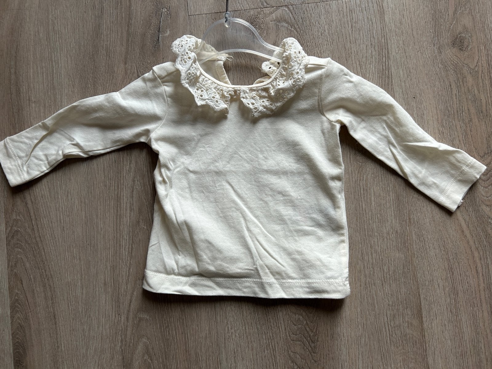 Baby t shirtje met kraagje, Kinderen en Baby's, Babykleding | Maat 62, Ophalen of Verzenden, Nieuw