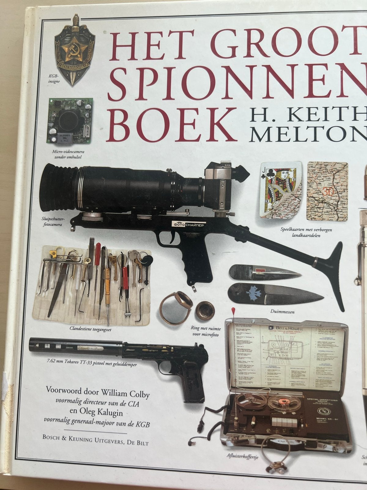 Het Groot Spionnen Boek - H. Keith Melton, Ophalen of Verzenden, Zo goed als nieuw, Nederland