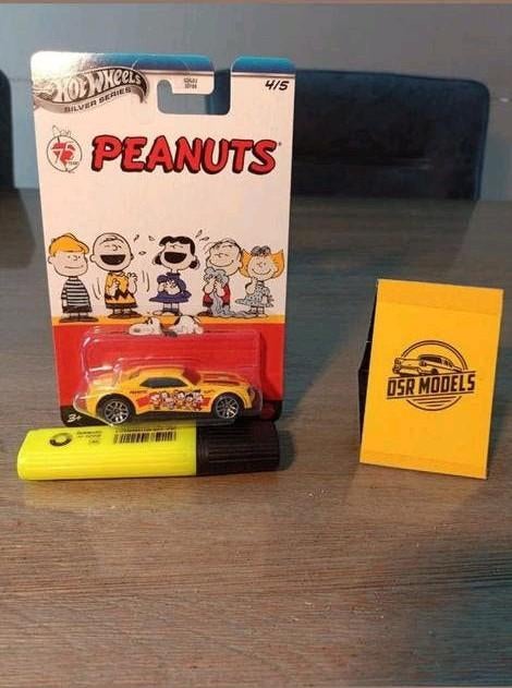 1:64 HotWheels silver series Peanuts (Snoopy), Hobby en Vrije tijd, Modelauto's | Overige schalen, Nieuw, Auto, Ophalen of Verzenden