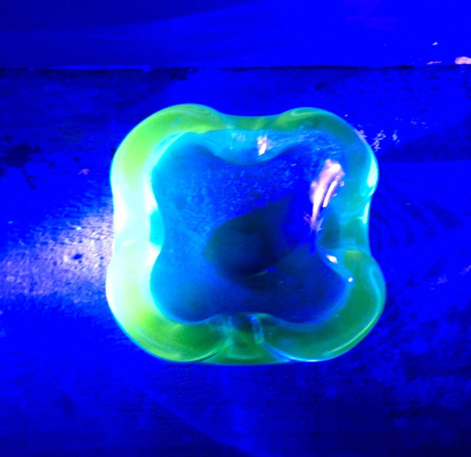 Uranium murano sommerso asbak, Antiek en Kunst, Ophalen of Verzenden
