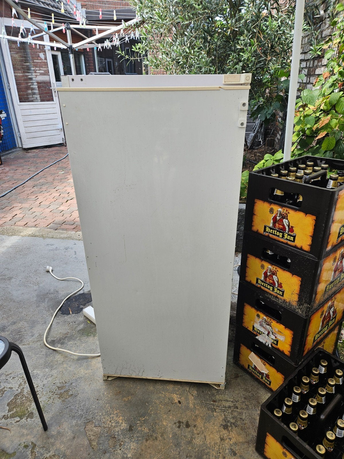 Gratis  Koelkast - Ideaal voor feestje, Witgoed en Apparatuur, 120 tot 140 cm, 100 tot 150 liter, Ophalen of Verzenden, 45 tot 60 cm
