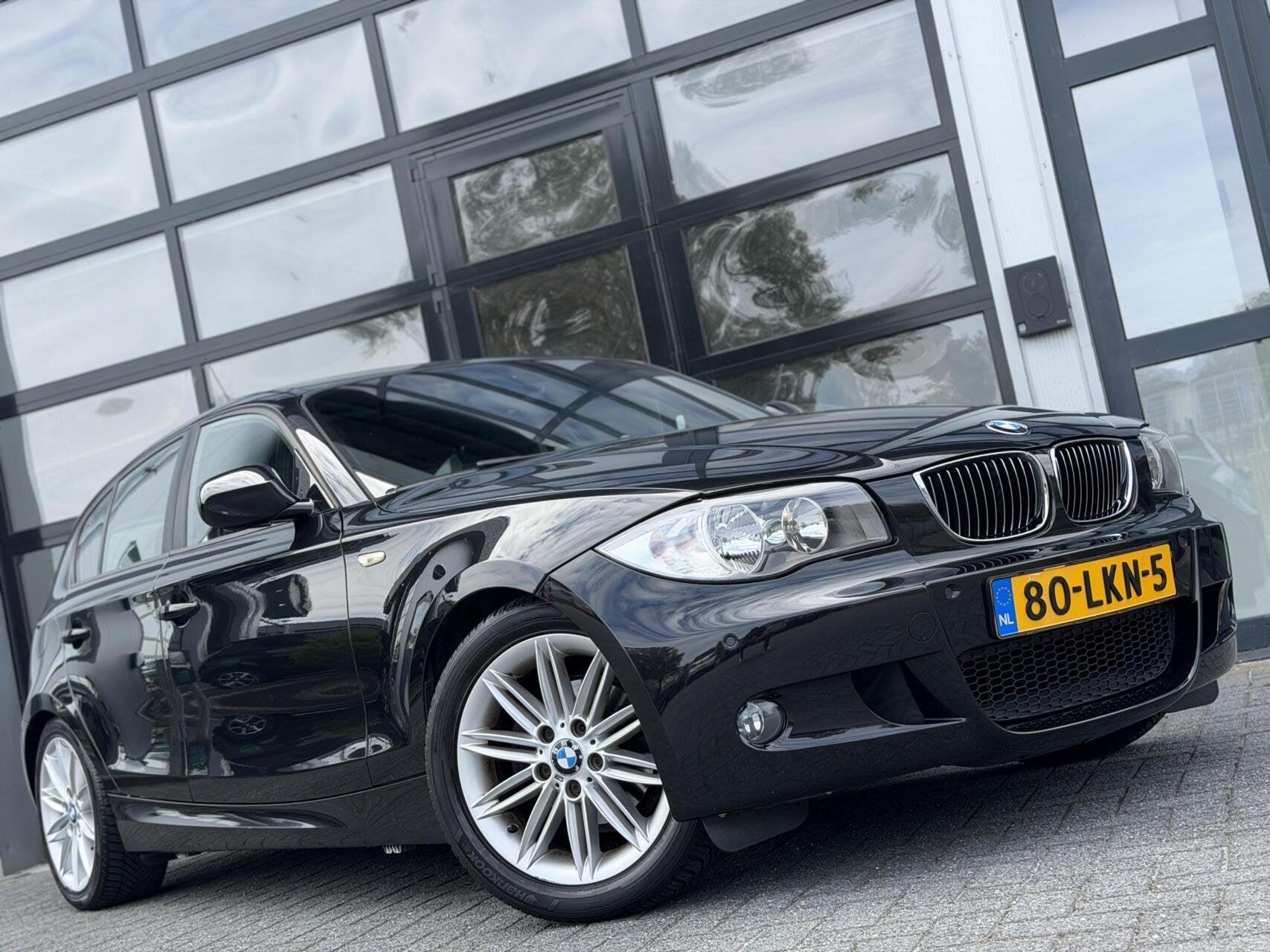 BMW 1-serie 116i High Executive / M-Sport / Navi / Cruise, 1-Serie, Euro 5, Achterwielaandrijving, 4 cilinders