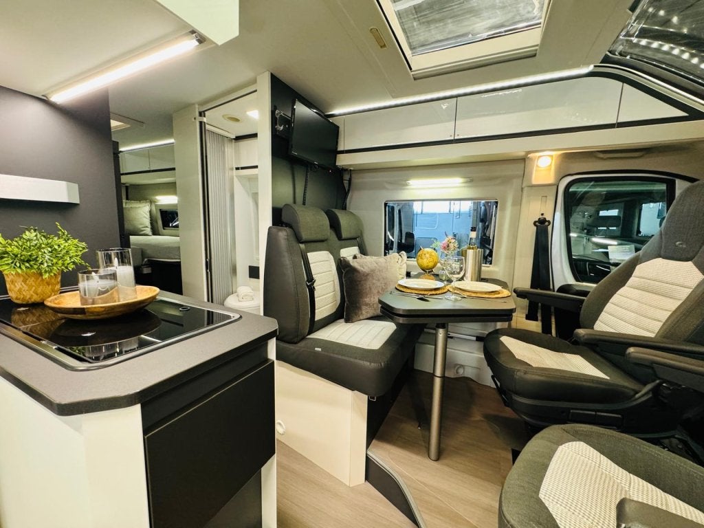 Adria Supreme 640 SLB Automaat Enkele bedden 2019, Caravans en Kamperen, Campers, Automaat, Fiat, Bedrijf, Diesel