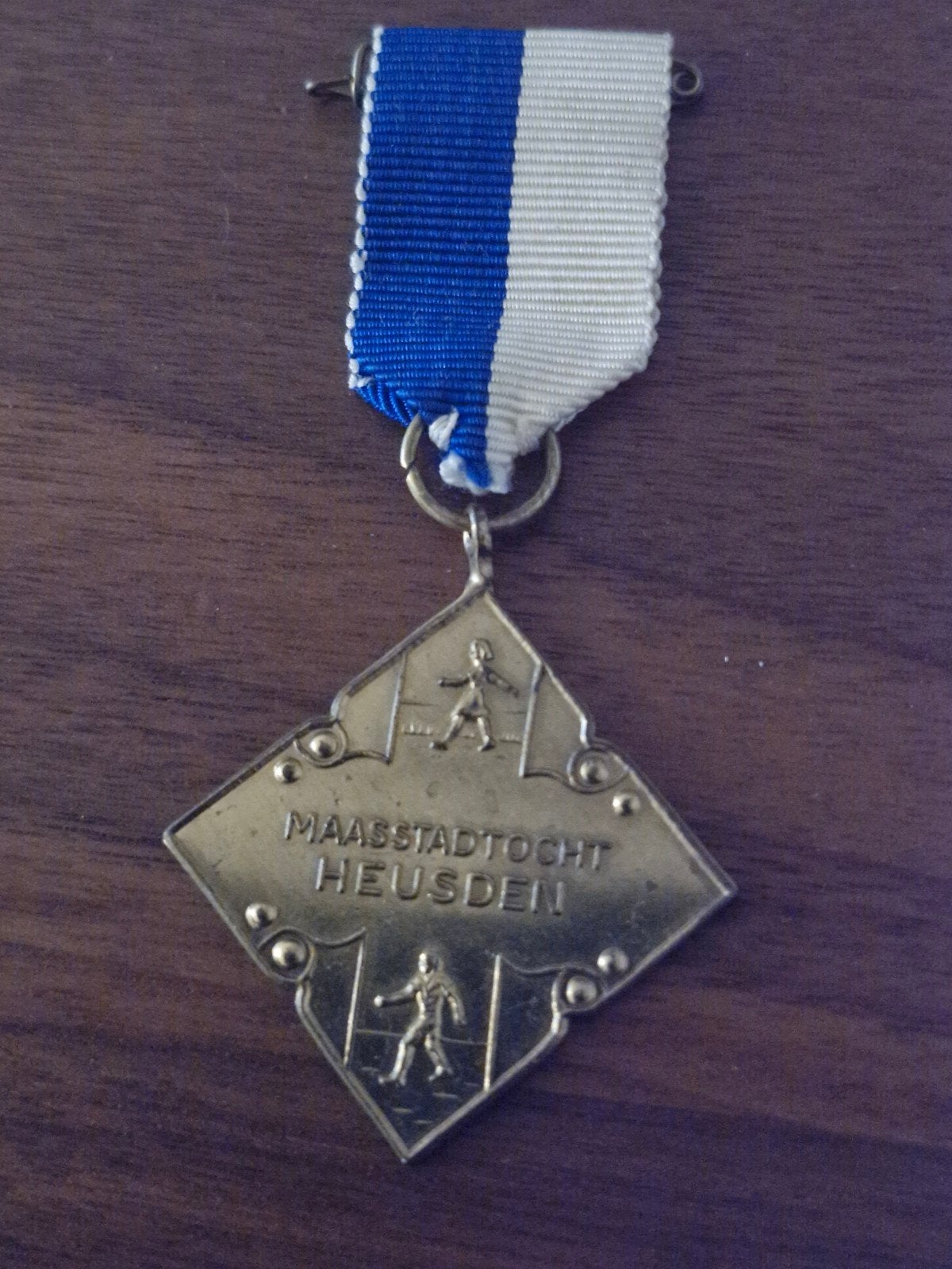 155 Medaille Maasstadtocht Heusden met lint, Ophalen of Verzenden, Overige materialen