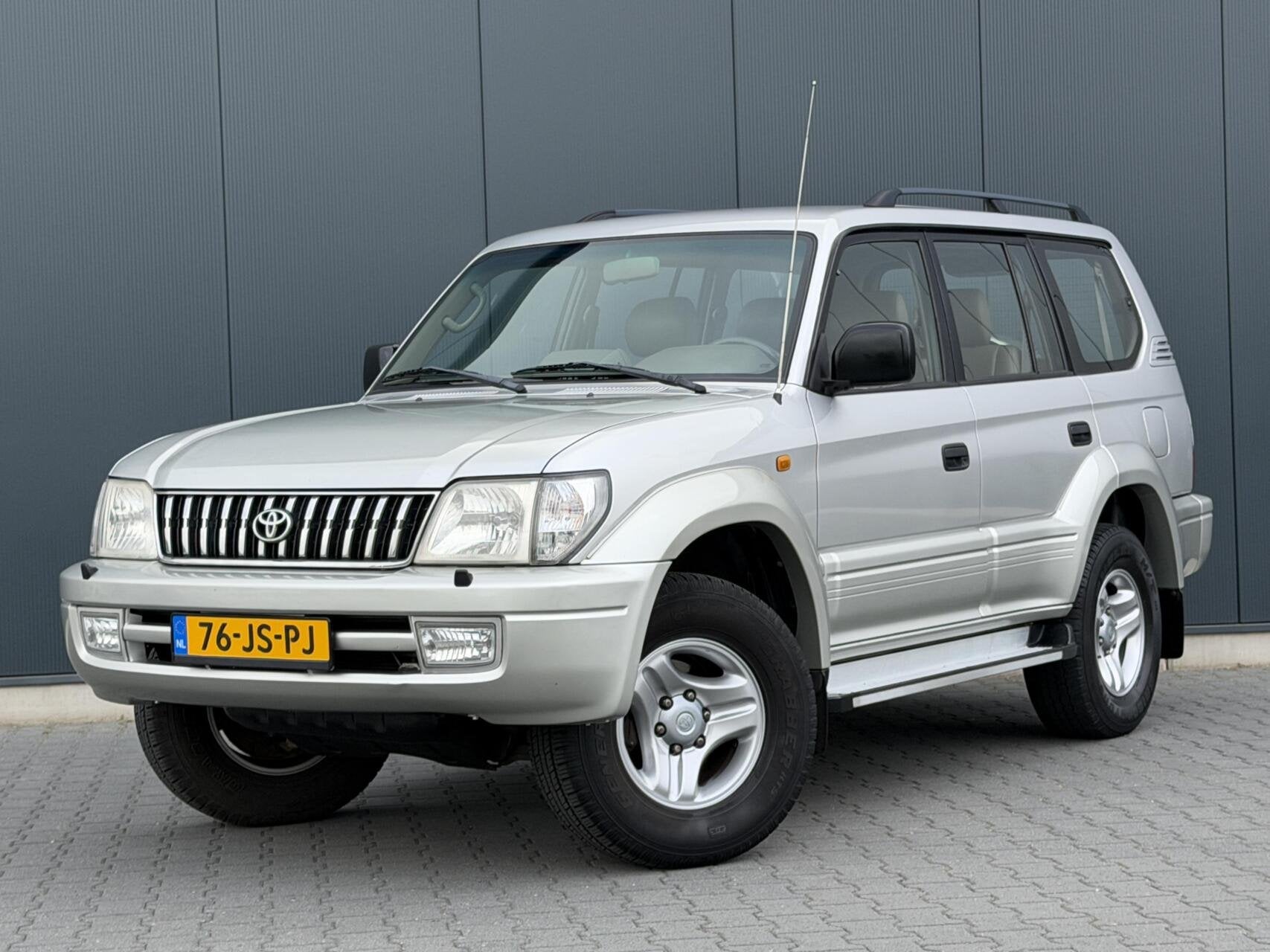 Toyota LandCruiser 90 3.4i V6 Executive 7-Persoons - Leder -, Startonderbreker, Gebruikt, Beige, 2800 kg