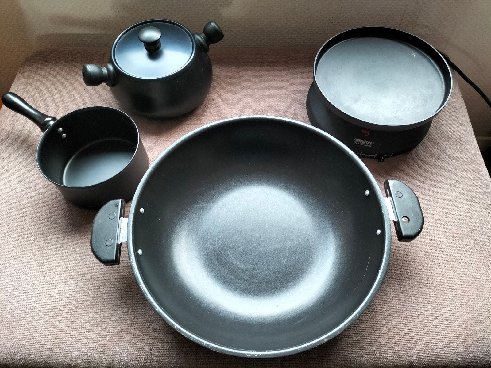 Princess Elektrische Wokpan, Fonduepan, Sauspan & Grillpla, Ophalen, Overige typen, Zo goed als nieuw, Zwart