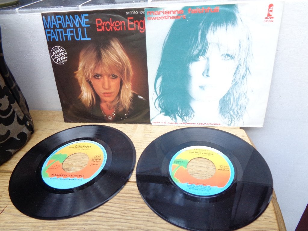 Marianne Faithfull 2 singles "Broken English + Sweetheart", Gebruikt, Verzenden, 7 inch, Pop