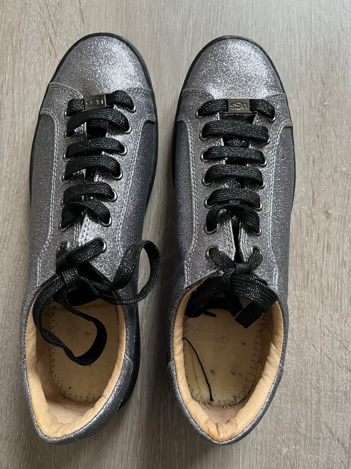 UGG sneakers schoen, zilverkleur, maat 41, Kleding | Dames, Schoenen, Overige kleuren, Ophalen of Verzenden, Sneakers of Gympen