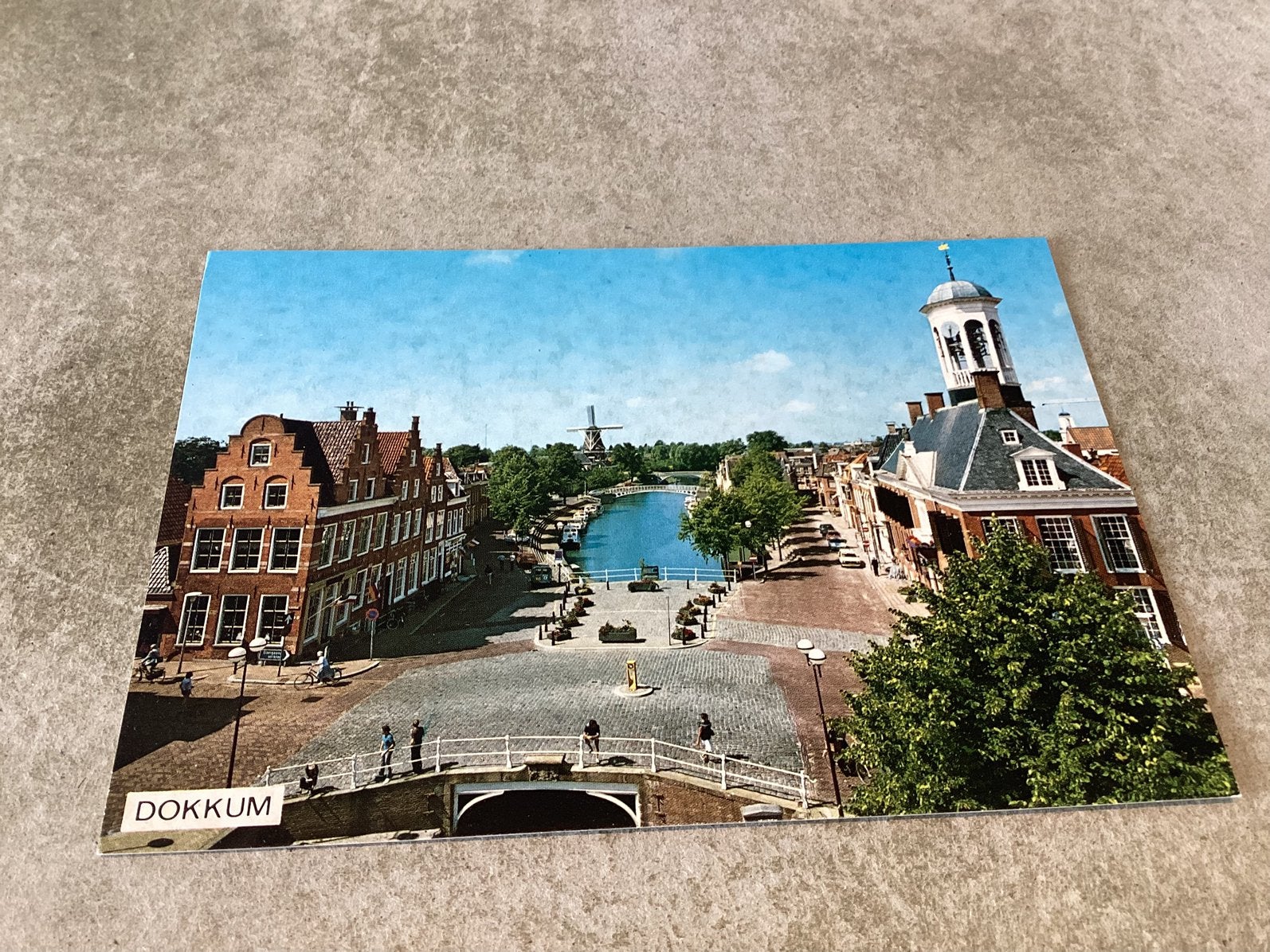 Dokkum.    Stadhuis - Oude Gevels en Kleindiep met molen, Ophalen of Verzenden, Voor 1920, Zeeland
