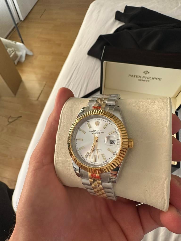 Date just, Ophalen of Verzenden, Zo goed als nieuw