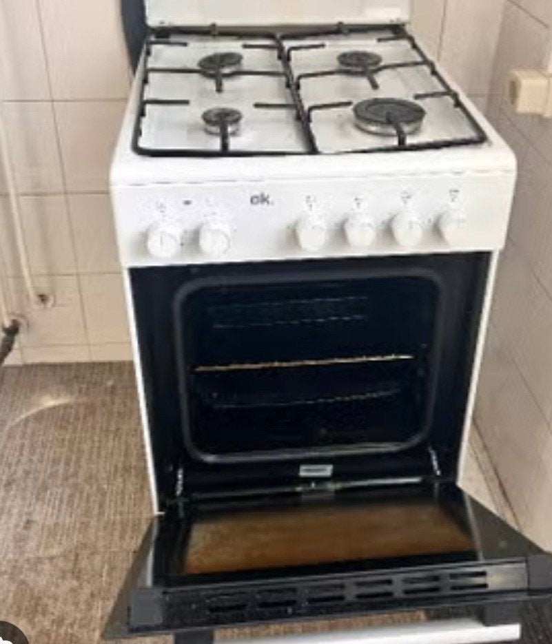 Gratis Gasfornuis met oven (voor oud ijzer), Ophalen, 4 kookzones, Gas, Niet werkend