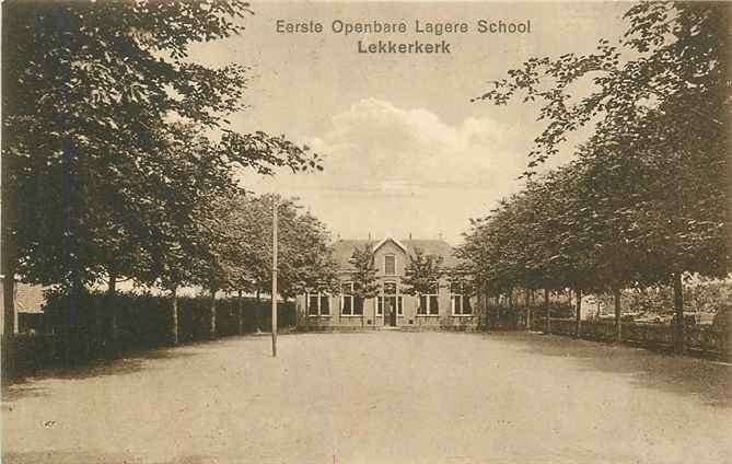 301-327-041 Lekkerkerk Eerste Openbare Lagere school, Verzenden, Voor 1920, Zuid-Holland