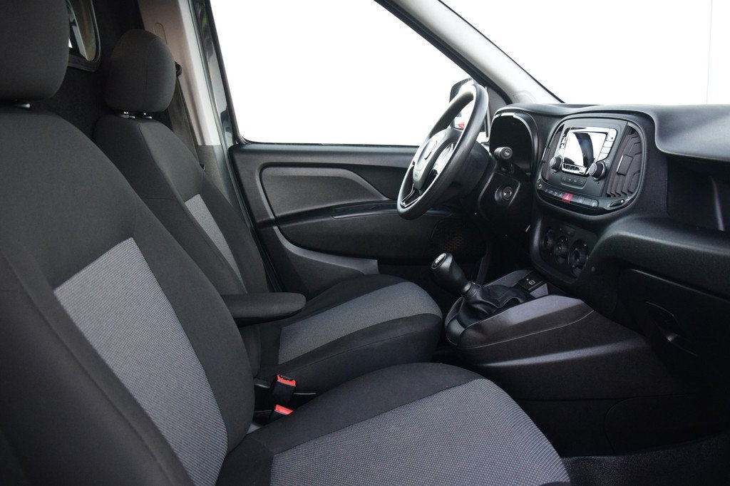 Fiat Doblò Cargo 1.3 MJ L1H1 Airco Audio/Bluetooth Dakdrage, Voorwielaandrijving, Gebruikt, 4 cilinders, Zwart