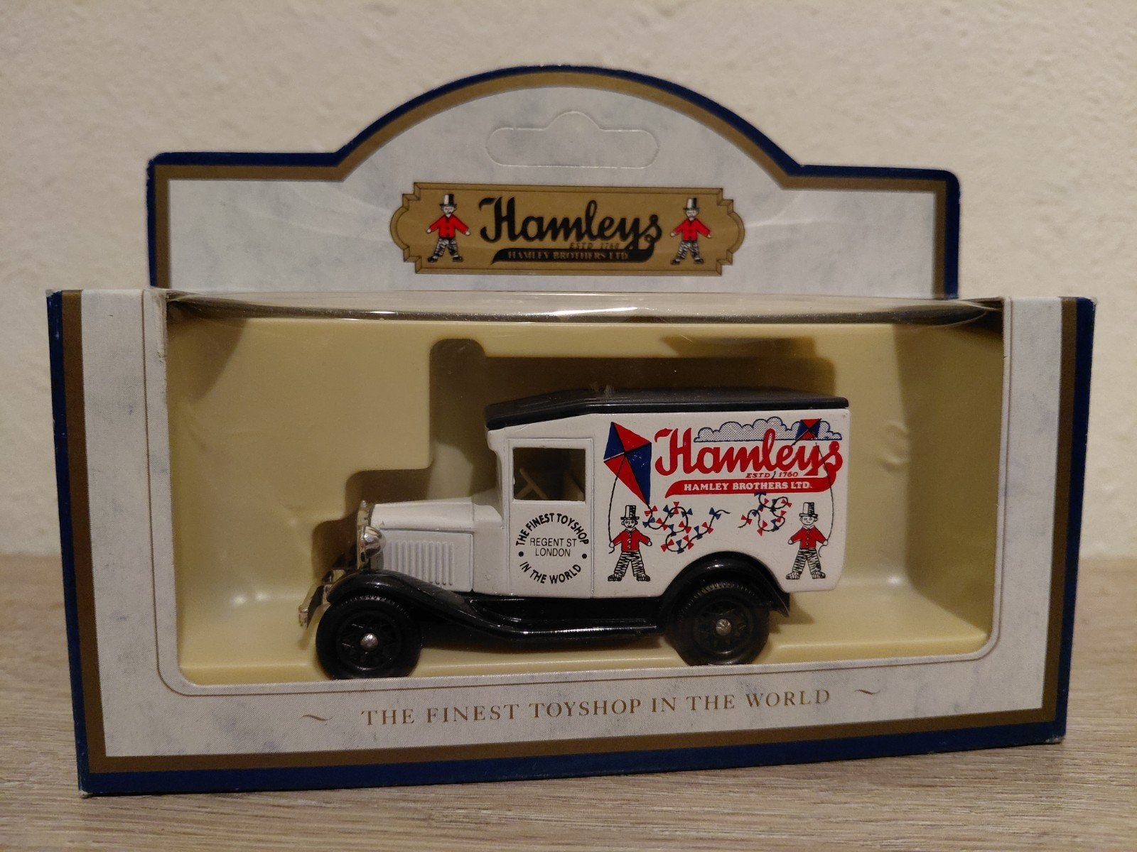 Hamleys 1934 Model A Ford Van, Overige merken, Auto, Verzenden, 1:32 tot 1:50