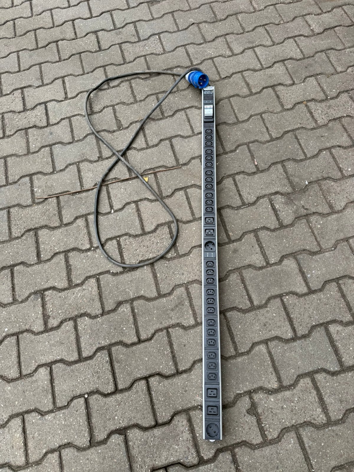 OEC/AP Nederland 32A PDU stroomverdeler serverrack –meerdere, Ophalen, Zo goed als nieuw
