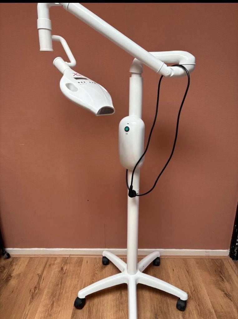 Professionele tandenbleek lamp, Ophalen, Zo goed als nieuw, Overige typen
