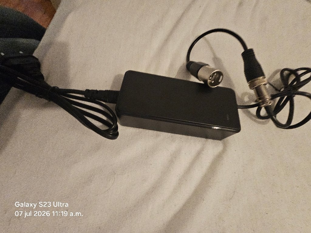 36v adapter xlr 3 pins, Ophalen of Verzenden, Minder dan 2 meter, Overige kabels
