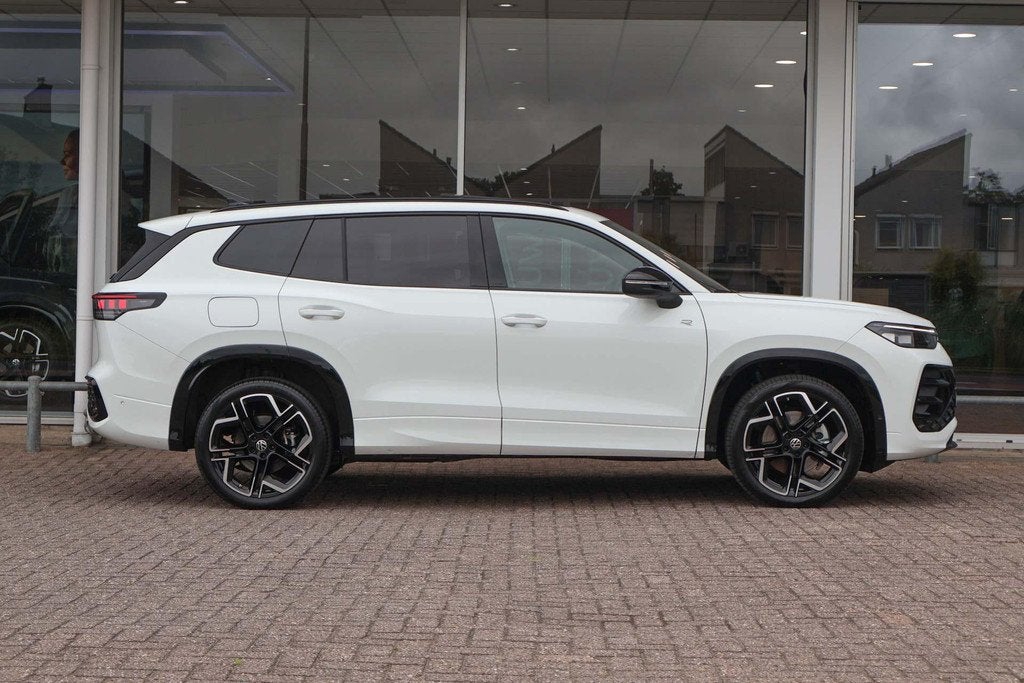 Volkswagen Tayron 1.5 eHybrid 272pk R-Line Edition | SoH 100, Auto's, Volkswagen, 12 maanden, 4 cilinders, Hybride Elektrisch/Benzine