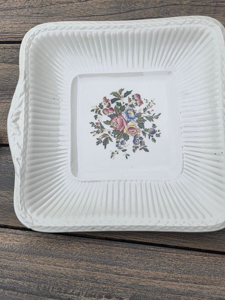 Wedgwood "Conway" schaal met bloemmotief, Antiek en Kunst, Ophalen