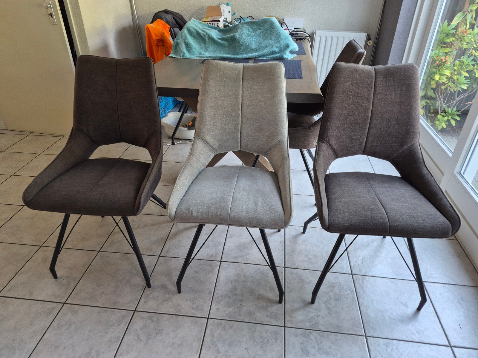 Gratis 6 eetkamer stoelen, Ophalen, Gebruikt, Vijf, Zes of meer stoelen, Stof