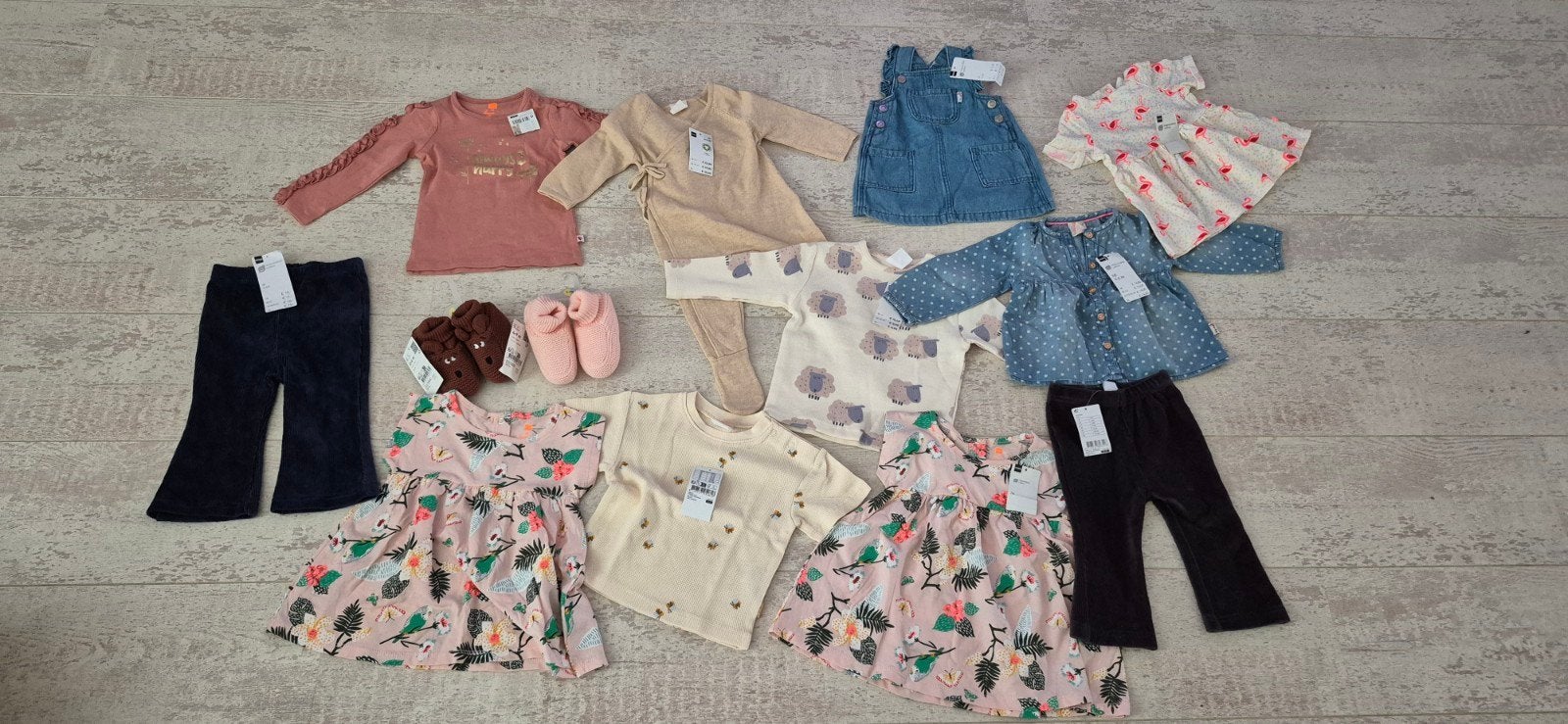 13 delig pakket meisjeskleding babykleding Hema 62, 68, 74, Kinderen en Baby's, Babykleding | Baby-kledingpakketten, Ophalen of Verzenden