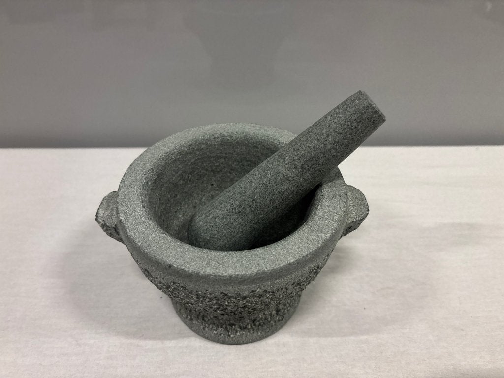 Stenen vijzel met stamper, grijs natuursteen met handvatten, Antiek en Kunst, Ophalen of Verzenden