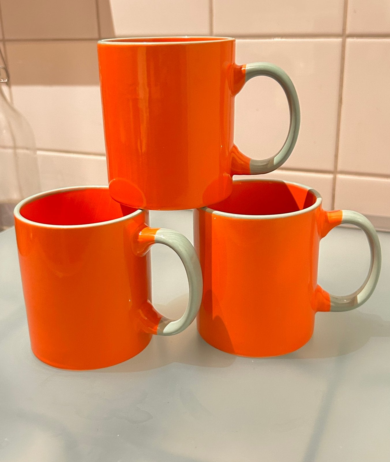 Oranje mint groen bekers thee koppen | koffie beker mok kop, Ophalen of Verzenden, Zo goed als nieuw, Modern, Kop(pen) en/of Schotel(s)