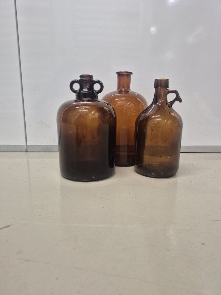 Set van 3 amberkleurige glazen flessen / apothekersflessen, Antiek en Kunst, Ophalen