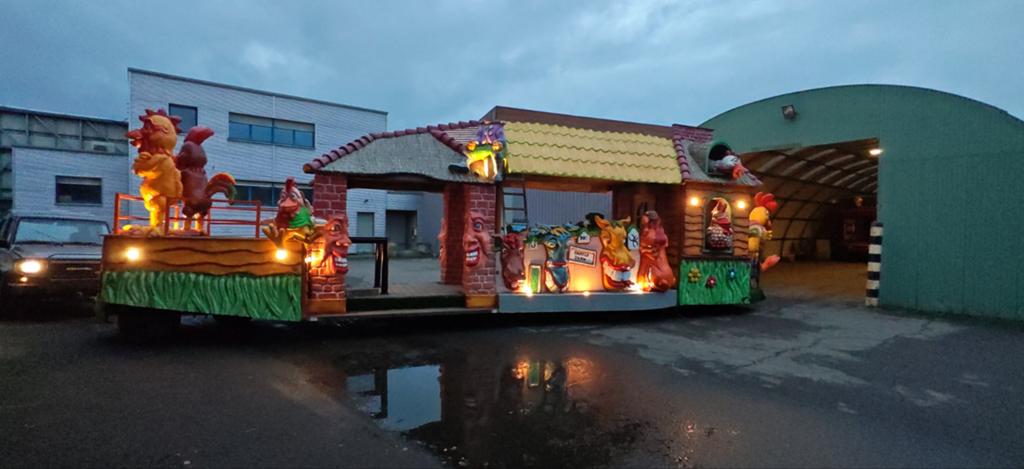 Carnavalswagen te huur - Uniek en Feestelijk!, Ophalen, Gebruikt, Carnaval