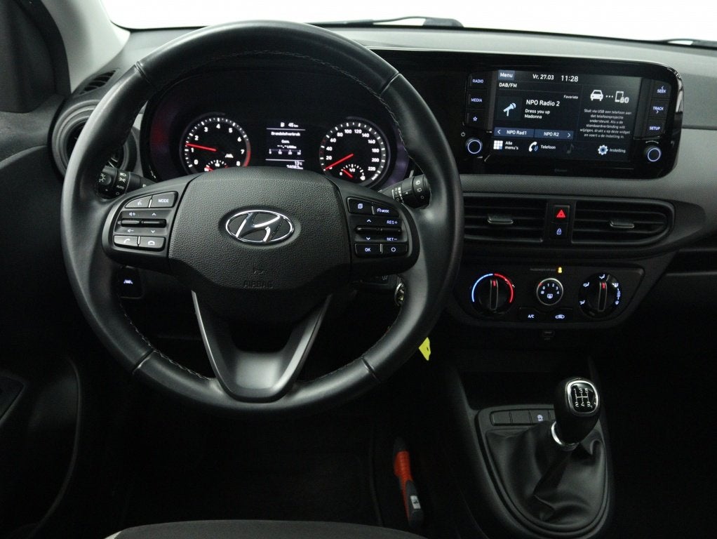 Hyundai i10 1.0 Comfort | All season | Carplay Navigatie | A, Auto's, 12 maanden, Gebruikt, 899 kg, Wit