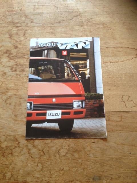 Autobrochure/Autofolder:   Isuzu  Van       1984          NL, Ophalen of Verzenden, Zo goed als nieuw, Overige merken