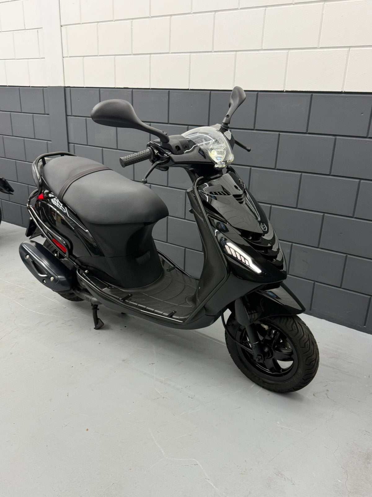 Piaggio Zip Sp Iget 2023 Bromscooter Vol Opties! Alpha Led, Ophalen