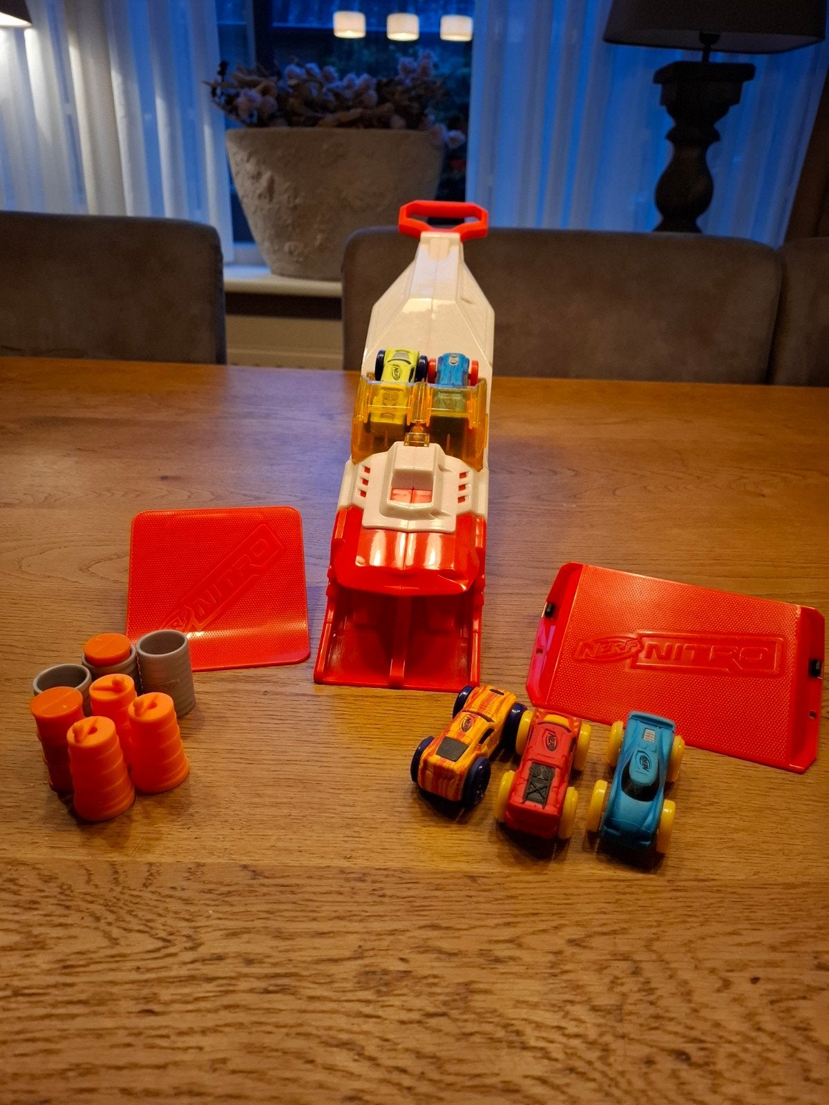 Nerf Nitro Blaster met auto's en accessoires, Ophalen of Verzenden, Zo goed als nieuw, Jongen of Meisje