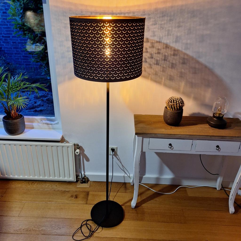 Stijlvolle Zwarte Vloerlamp en schemerlamp., Huis en Inrichting, Lampen | Vloerlampen, Ophalen, Modern, Sfeervol, Zo goed als nieuw
