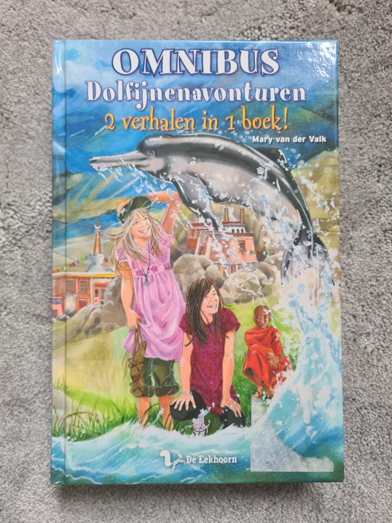 Omnibus dolfijnenavonturen, Boeken, Ophalen of Verzenden, Gelezen, Mary van der Valk