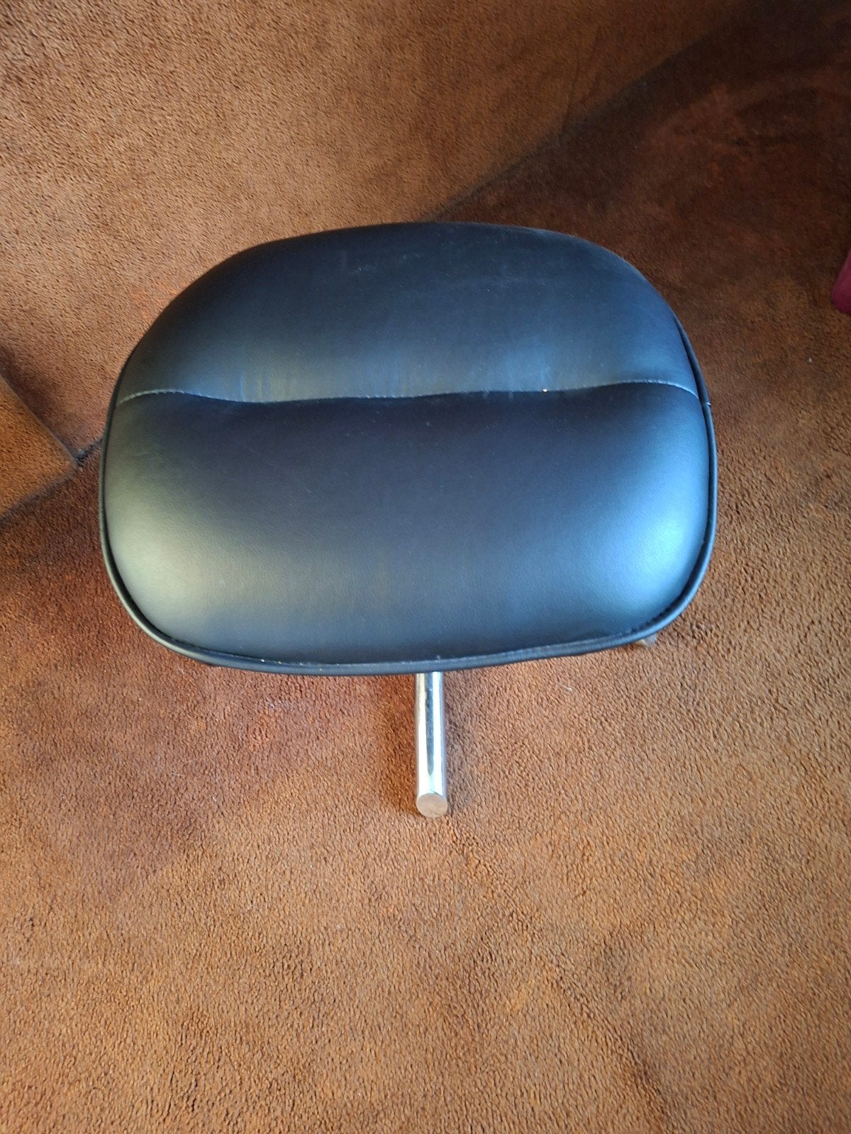 Zwart voetenbankje met metalen onderstel, Huis en Inrichting, Ophalen, Minder dan 50 cm, Gebruikt, 50 tot 75 cm