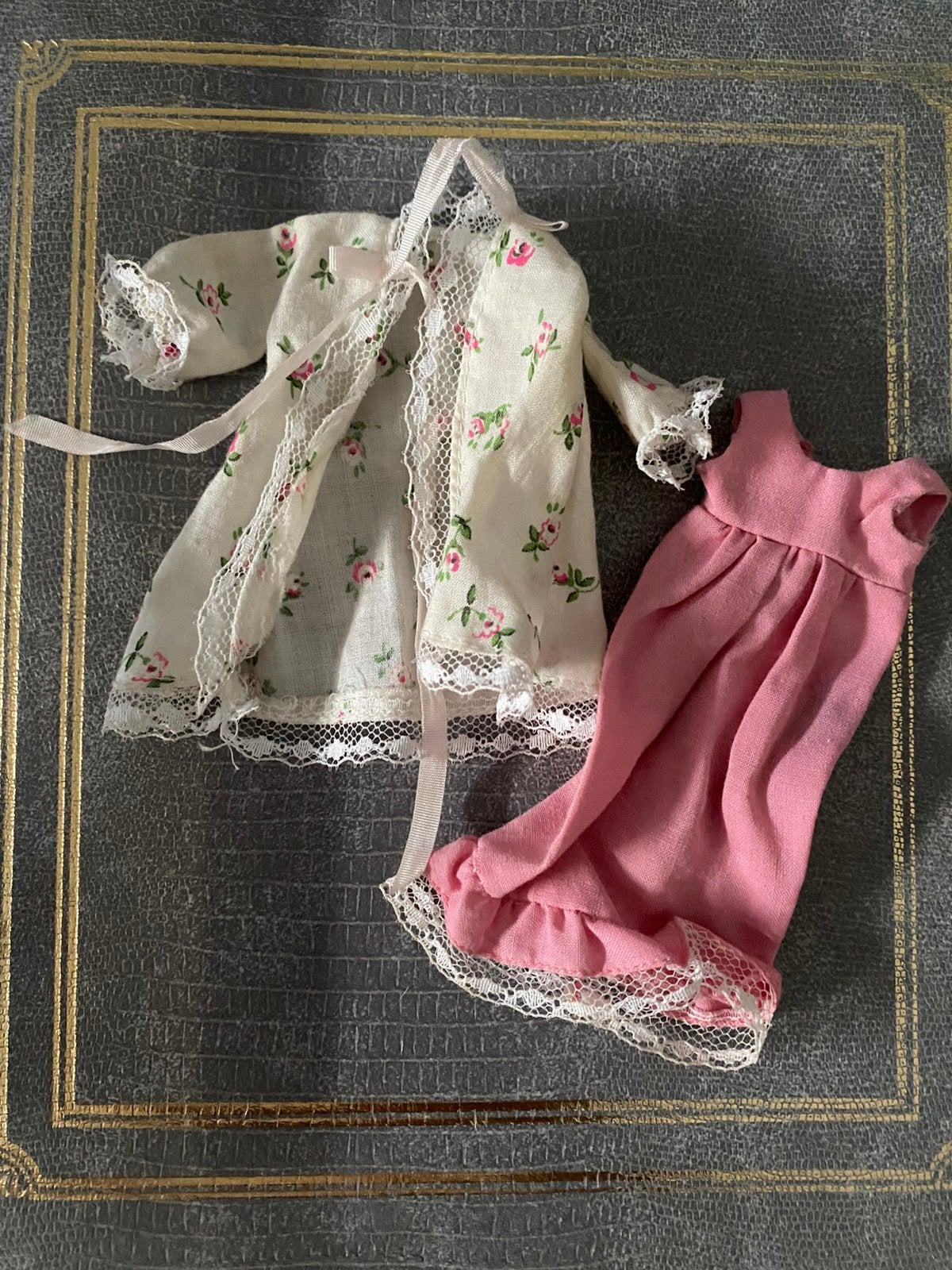 Vintage Barbie Tutti Night Night Sleep Tight 1965 Mattel, Verzamelen, Poppen, Verzenden, Kleertjes