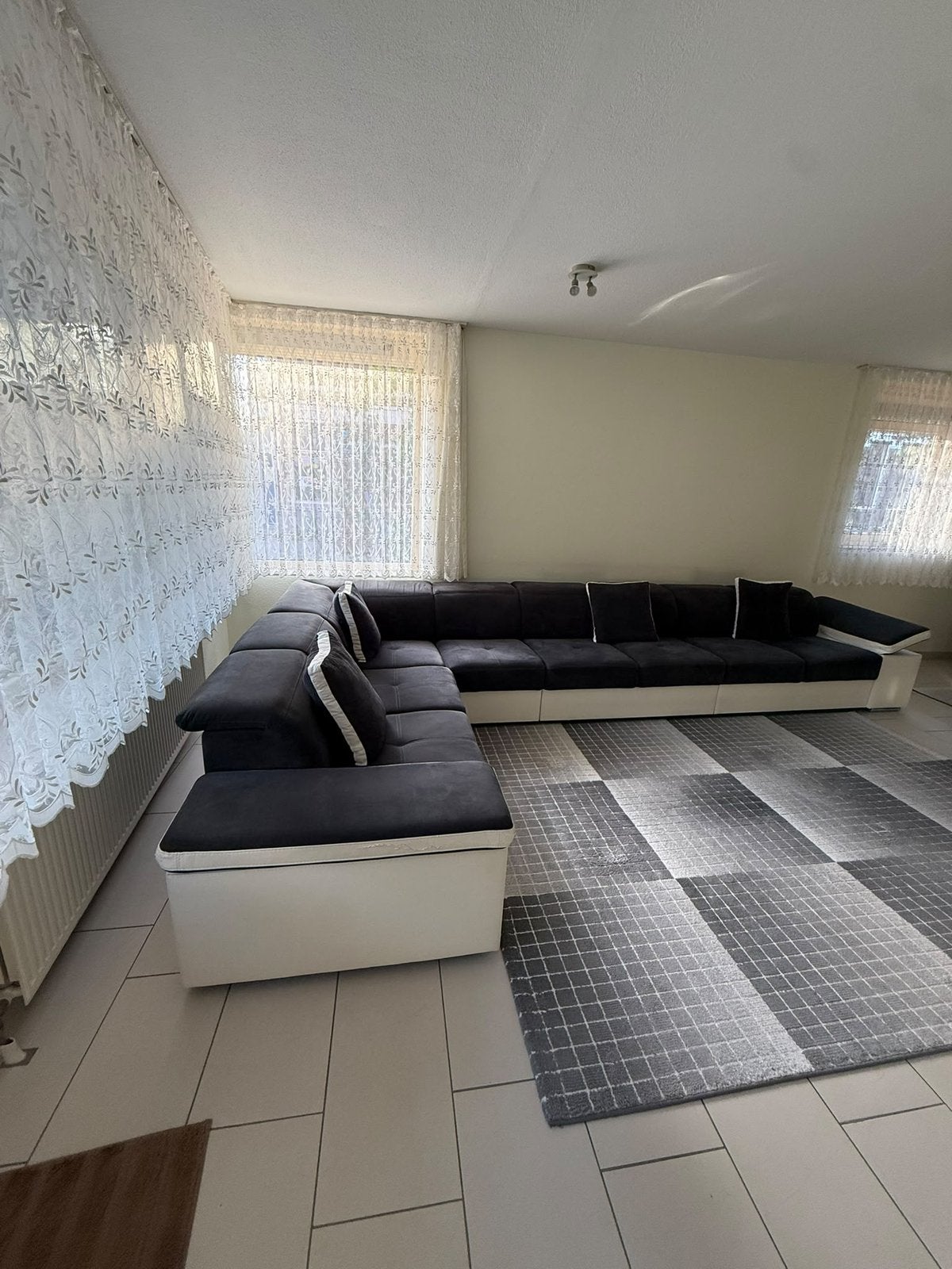 Bank + 2 tapijt, Ophalen, Gebruikt, 75 m² of meer, Grijs