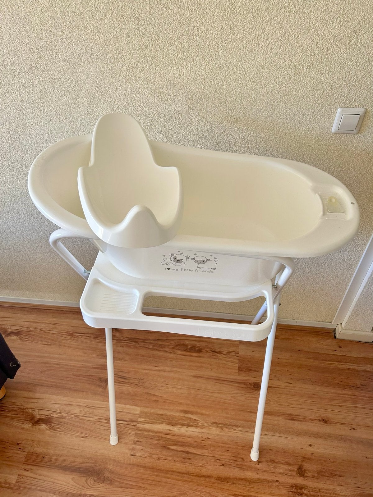 Bébé-jou babybadje met standaard en badzitje, Kinderen en Baby's, Badjes en Verzorging, Ophalen, Gebruikt, Badje, Bébé-jou