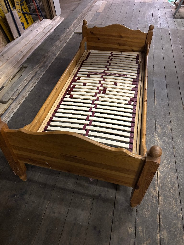 eenpersoon bed, Ophalen, Gebruikt, 90 cm, Eenpersoons
