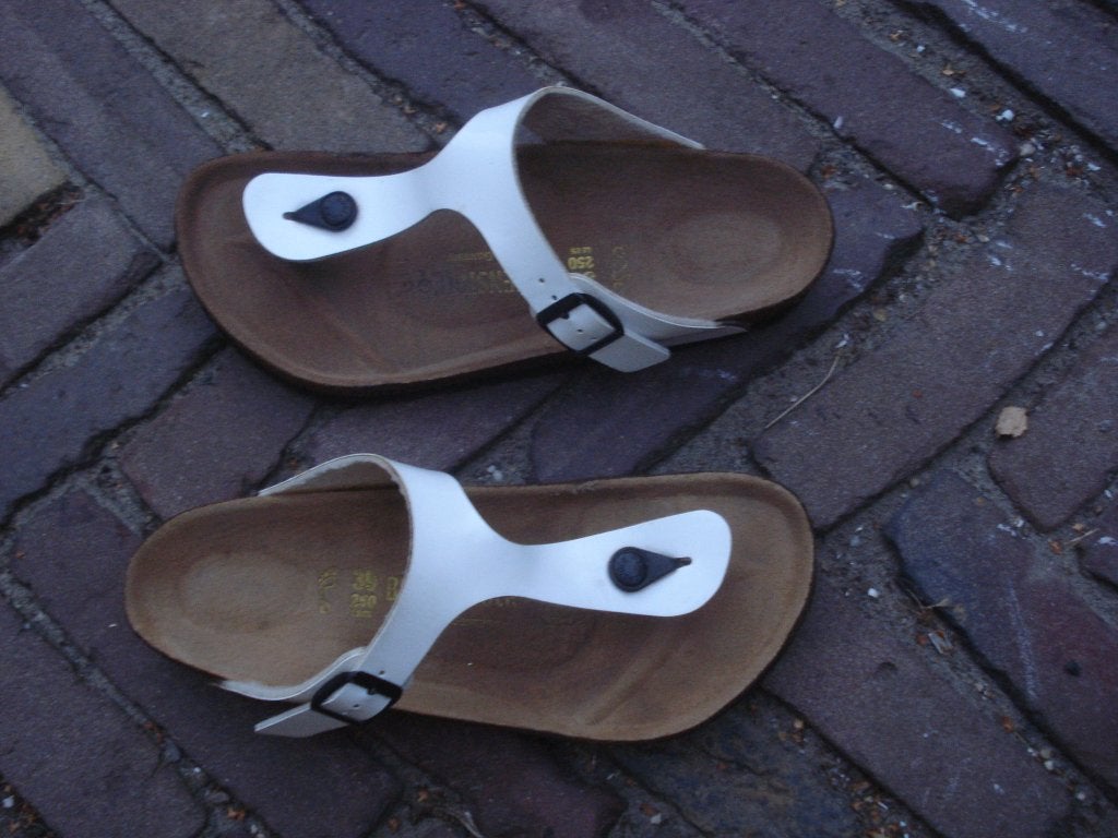 BIRKENSTOCK GIZEH 39 WIT NU GRATIS VERZENDING PER POST, Kleding | Dames, Schoenen, Slippers, Verzenden, Wit, Zo goed als nieuw