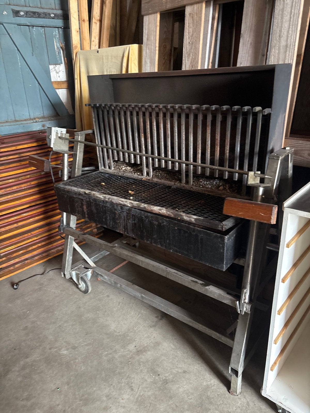 Professionele Kippengrill op wielen, Ophalen, Gebruikt