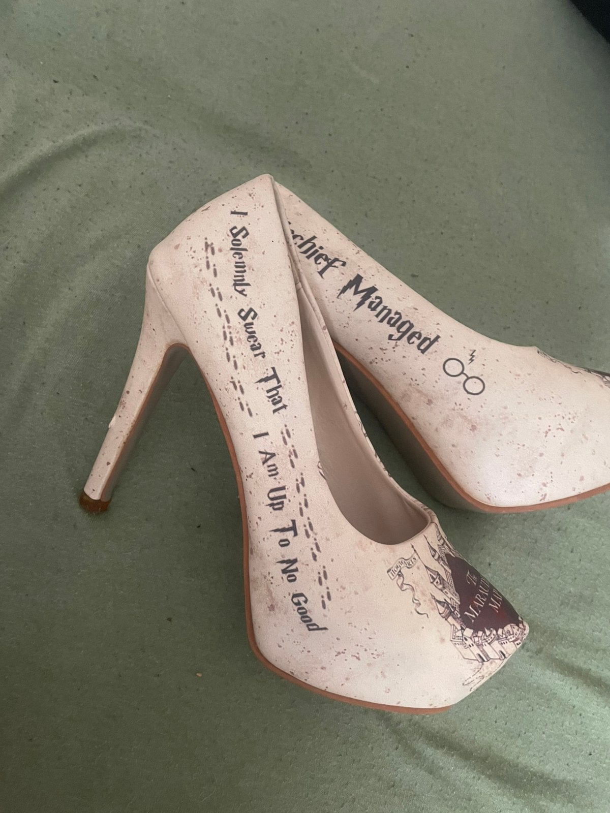 Harry potter collector hakken, Kleding | Dames, Ophalen, Zo goed als nieuw, Beige