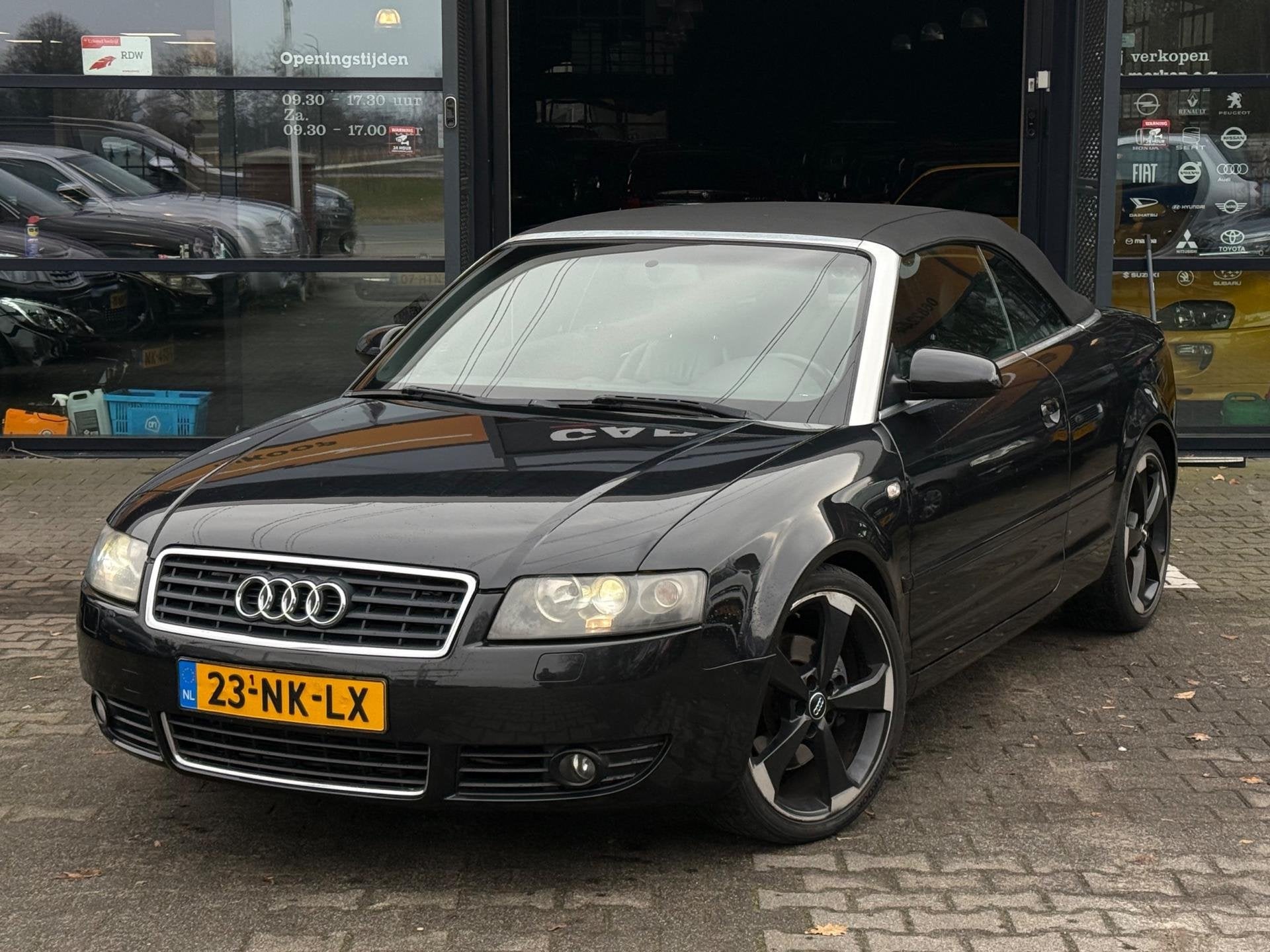 Audi A4 Cabriolet 3.0 V6 Pro Line LEDER/RS VELGEN/NIEUWSTAAT, Gebruikt, Zwart, Cabriolet, 4 stoelen