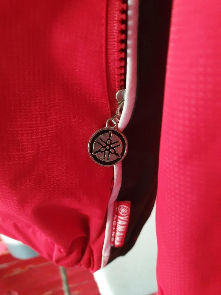 jas van yamaha, Kleding | Heren, Ophalen of Verzenden, Zo goed als nieuw, Maat 48/50 (M), Rood