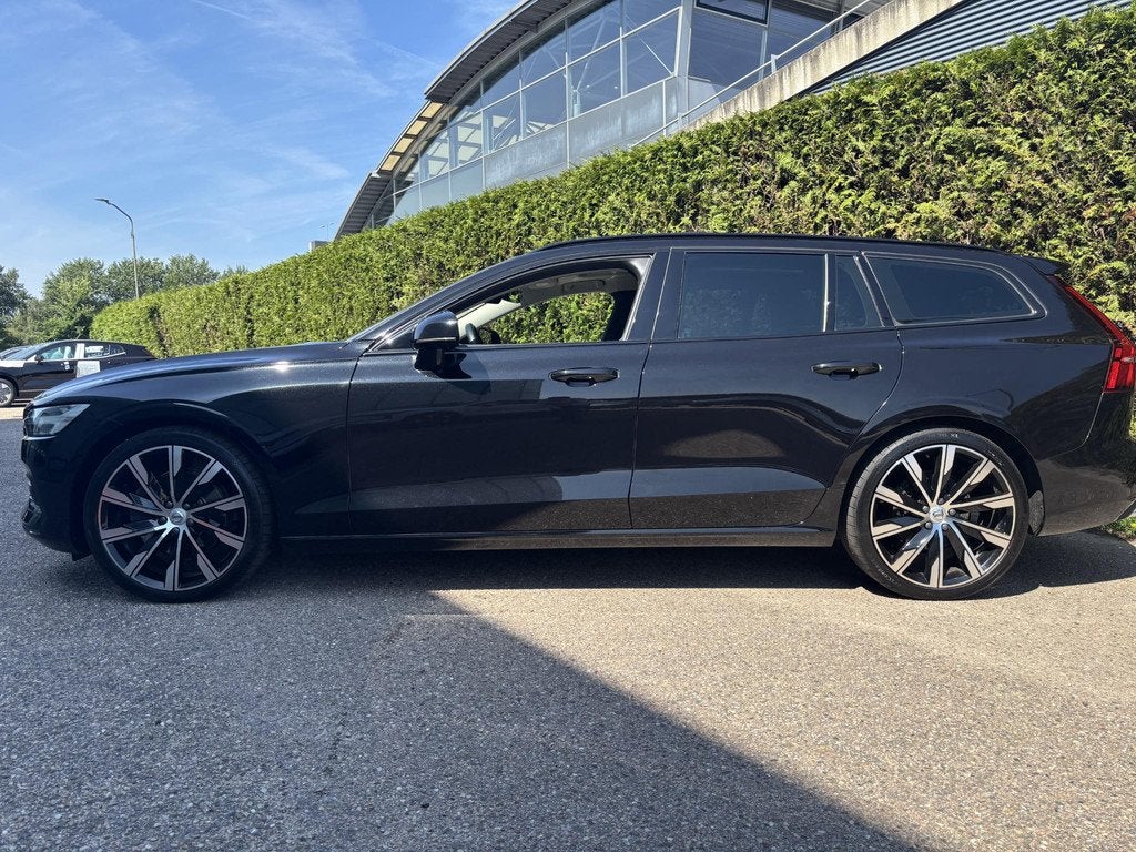 Volvo V60 D4 Momentum Pro|Leder|Panodak|Trekhaak|Aut., Auto's, Volvo, 12 maanden, Gebruikt, Euro 6, Automatische klimaatregeling