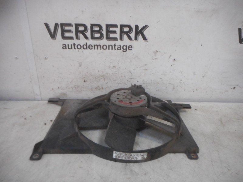 Koelventilator Opel Tigra (75) (1994-07/1998-08) 90572574ay, Gebruikt, Bosch Engineering GmbH, Engineering@bosch.com, Opel