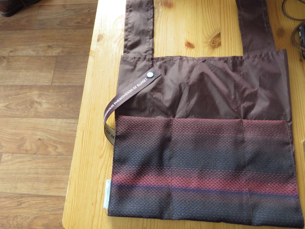 klm  amenity kit bag zonder inhoud, Verzamelen, Luchtvaart en Vliegtuigspotten, Ophalen of Verzenden, Gebruikt, Overige typen