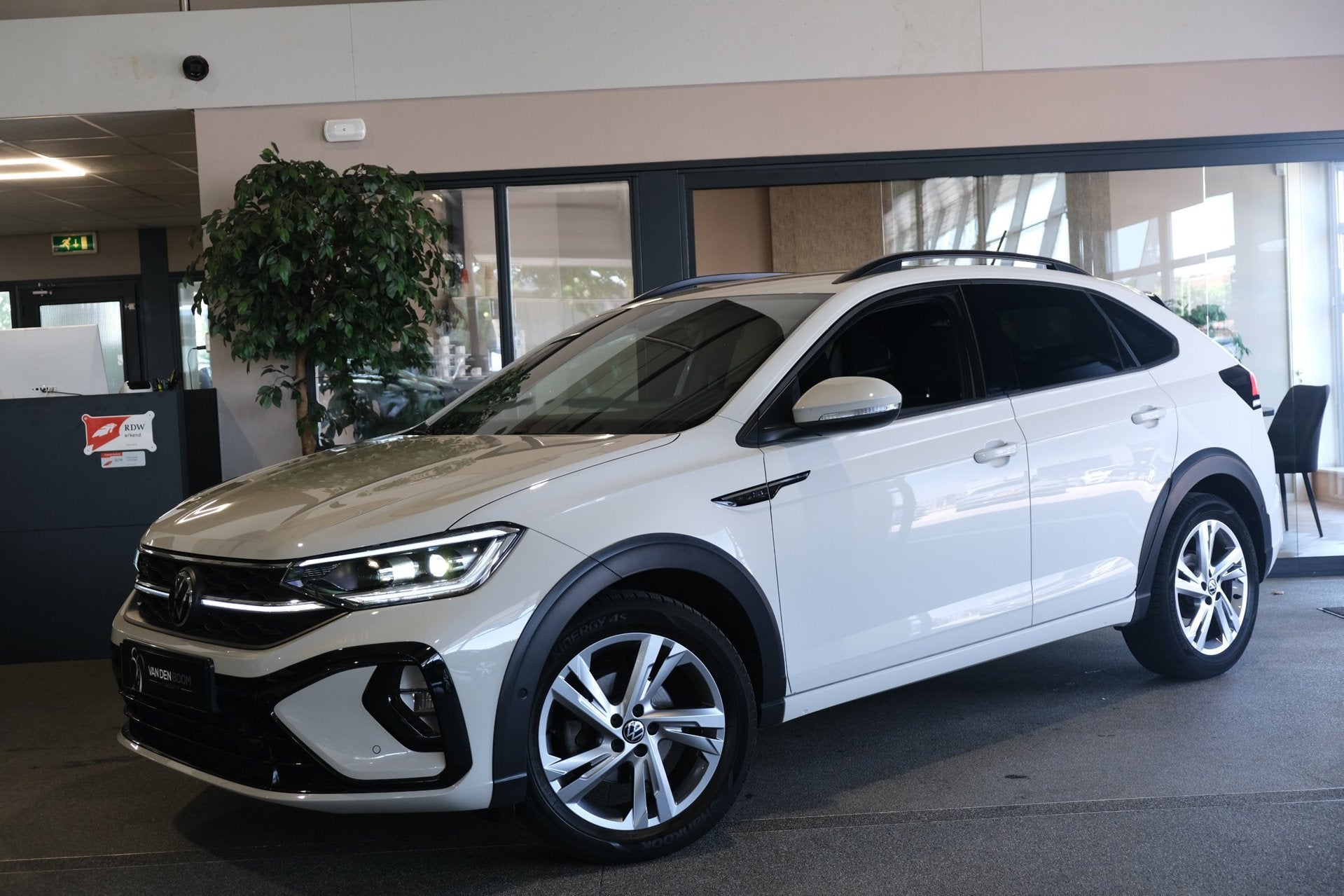 Volkswagen Taigo 1.0 TSI 2x R-Line DSG Ascot IQ Led Cam Navi, 1160 kg, Gebruikt, Origineel Nederlands, Bedrijf