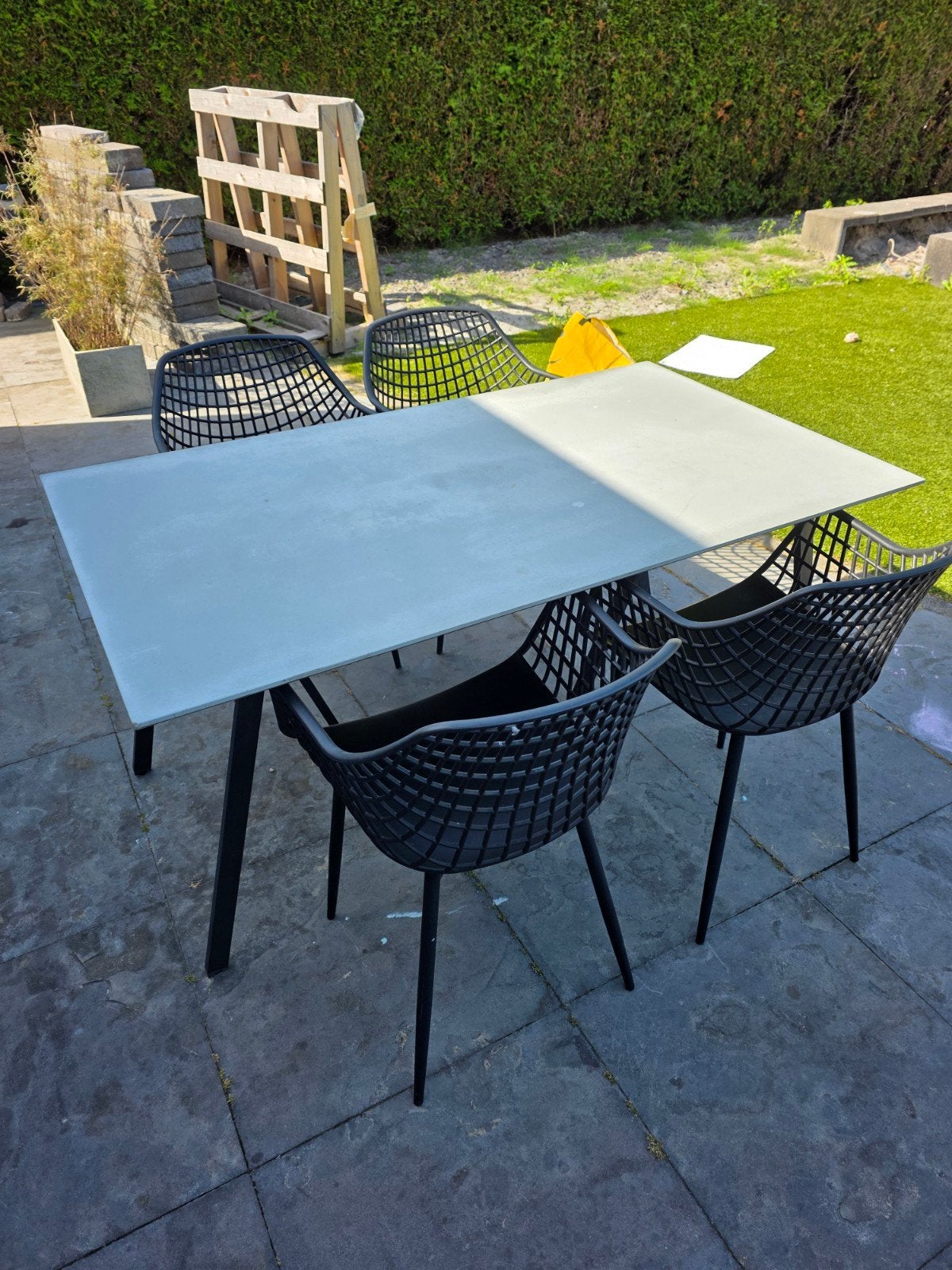 Tuinset: Tafel met 4 stoelen, Tuin en Terras, Ophalen, Gebruikt, Rechthoekig, Kunststof